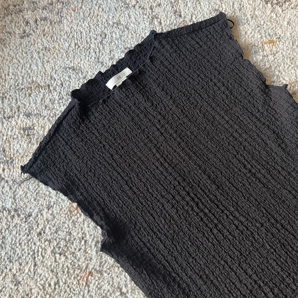 Textured Mock Neck Tank - Picture 2 of 3